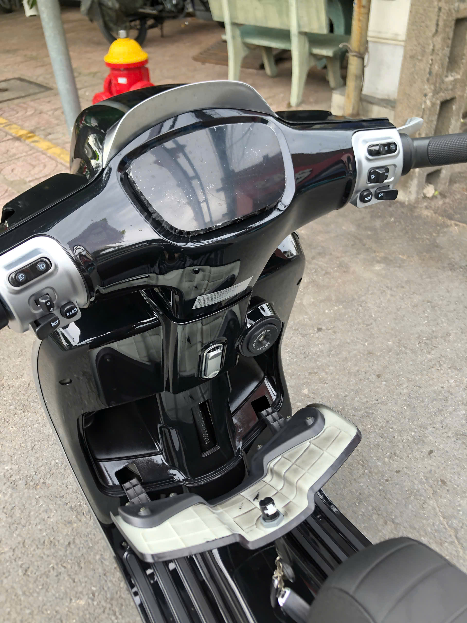 Xe máy điện Dibao Tesla Chic (đèn vuông)