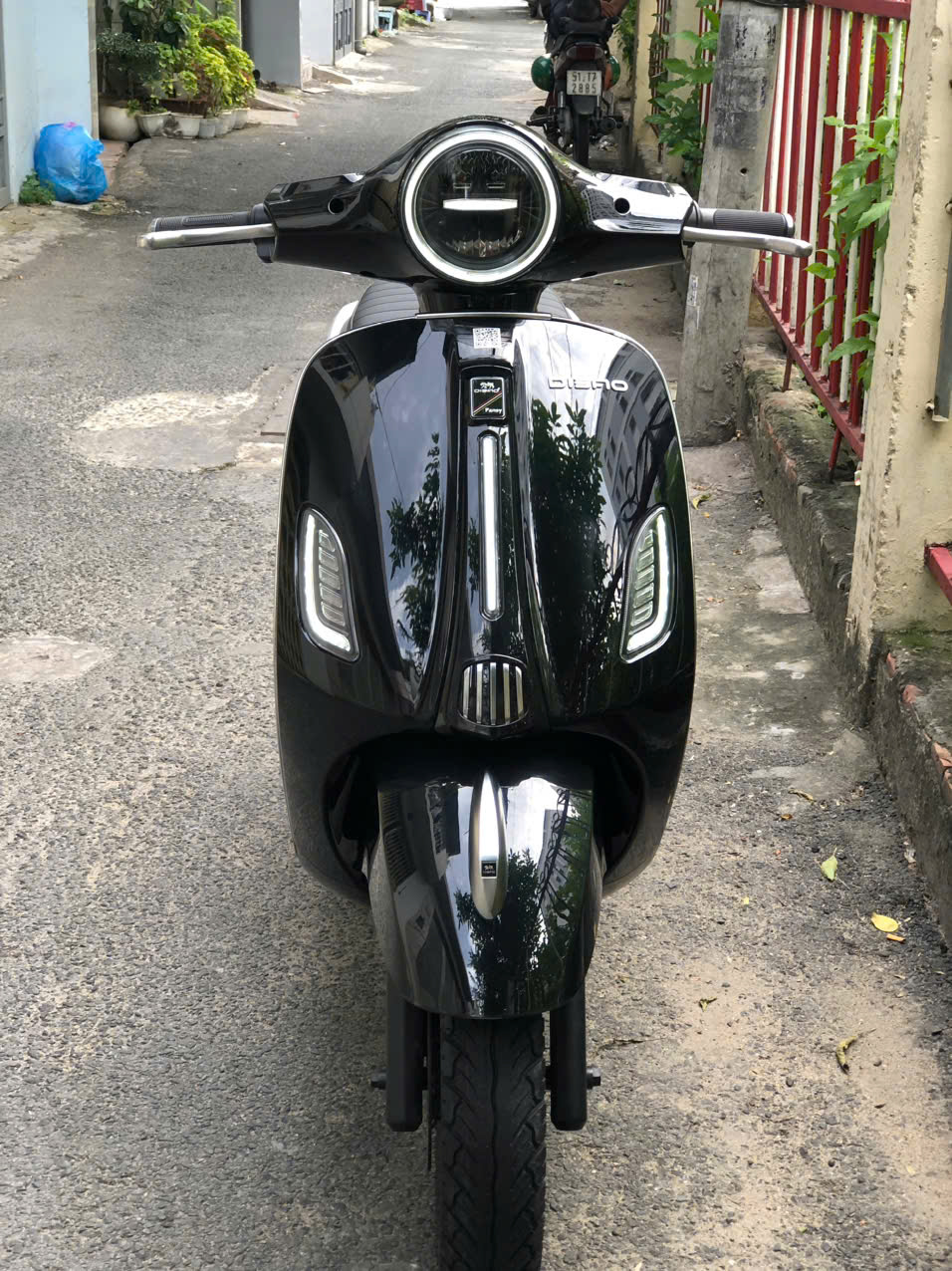Xe máy điện Dibao Tesla Chic đèn tròn 