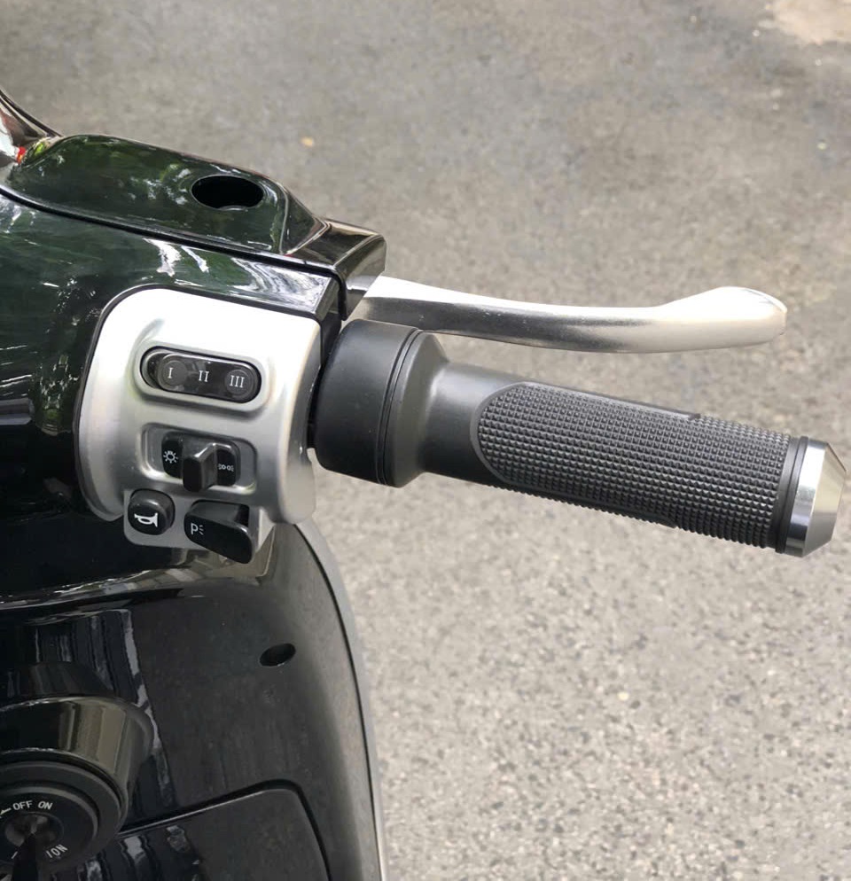 Xe máy điện Dibao Tesla Chic đèn tròn 