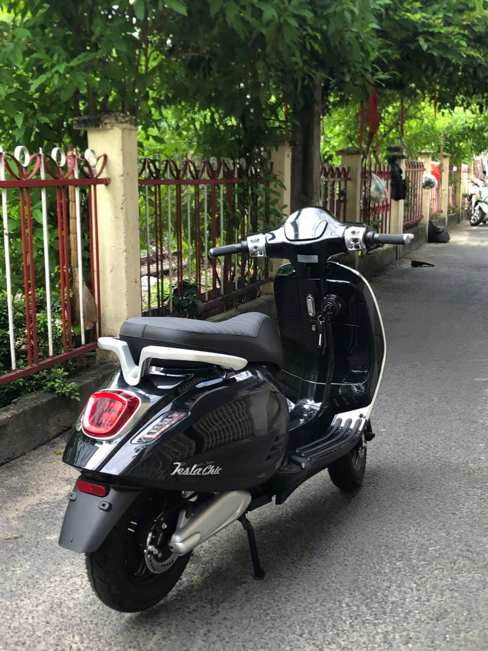 Xe máy điện Dibao Tesla Chic đèn tròn 
