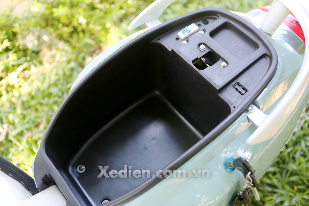 cốp rộng xe điện jvc vespa 