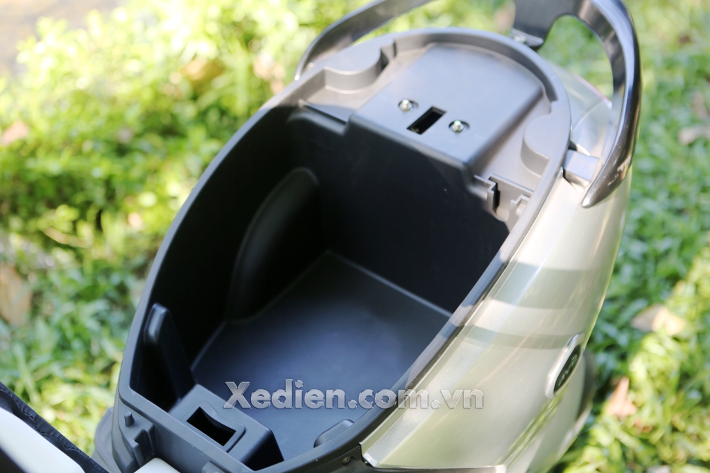 cốp xe diện jvc royal rộng