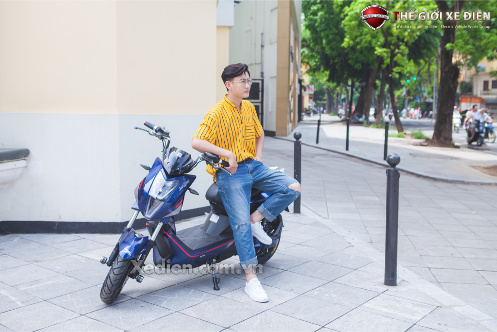Review xe điện Jeek New Dibao đèn Led 2 tầng, 2 phanh đĩa an toàn | Thế Giới Xe Điện