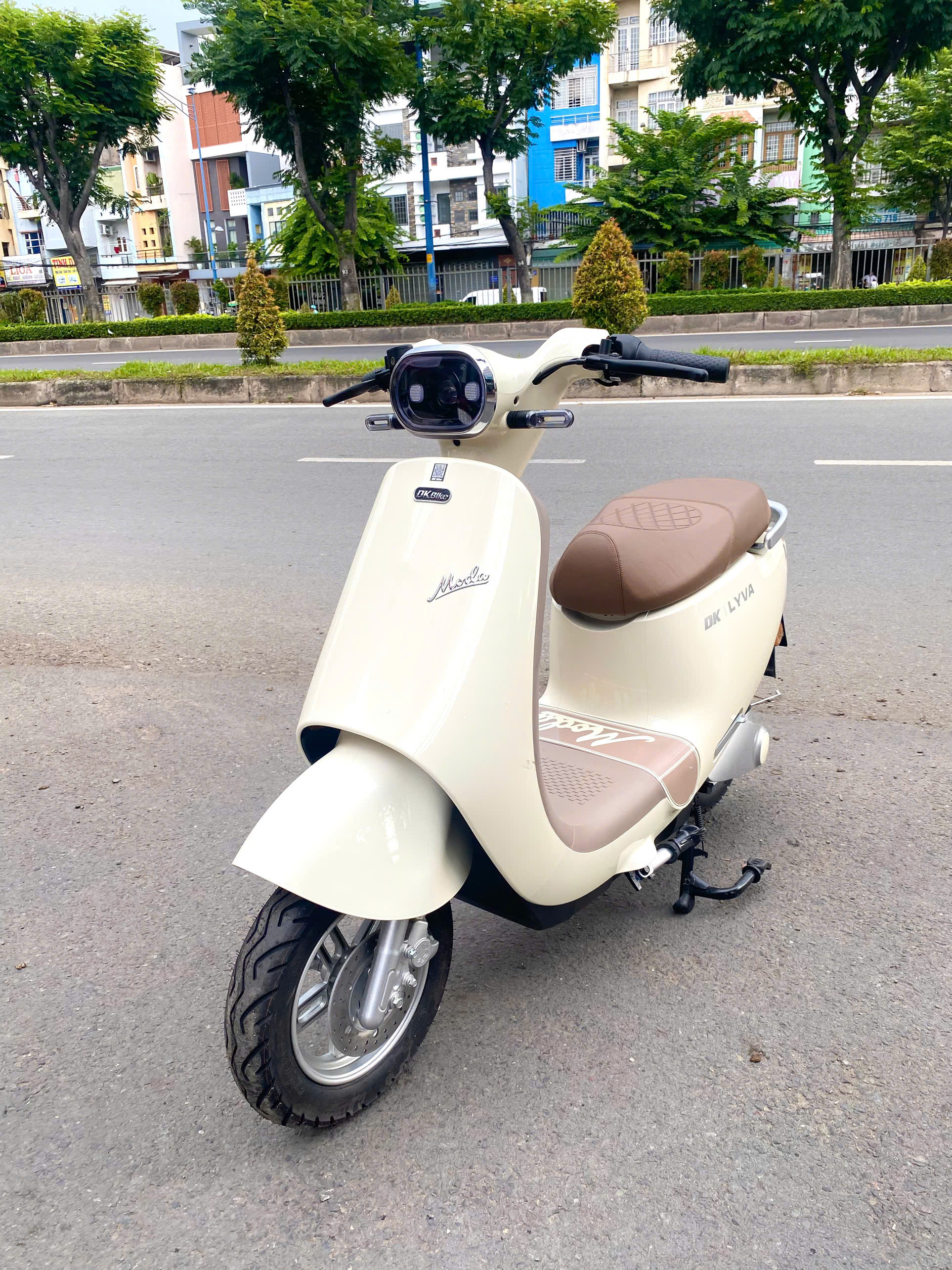 Xe máy điện DK Lyva Moda (Chạy: 90km/ lần sạc) Xe máy điện DK Lyva Moda (Chạy: 90km/ lần sạc)