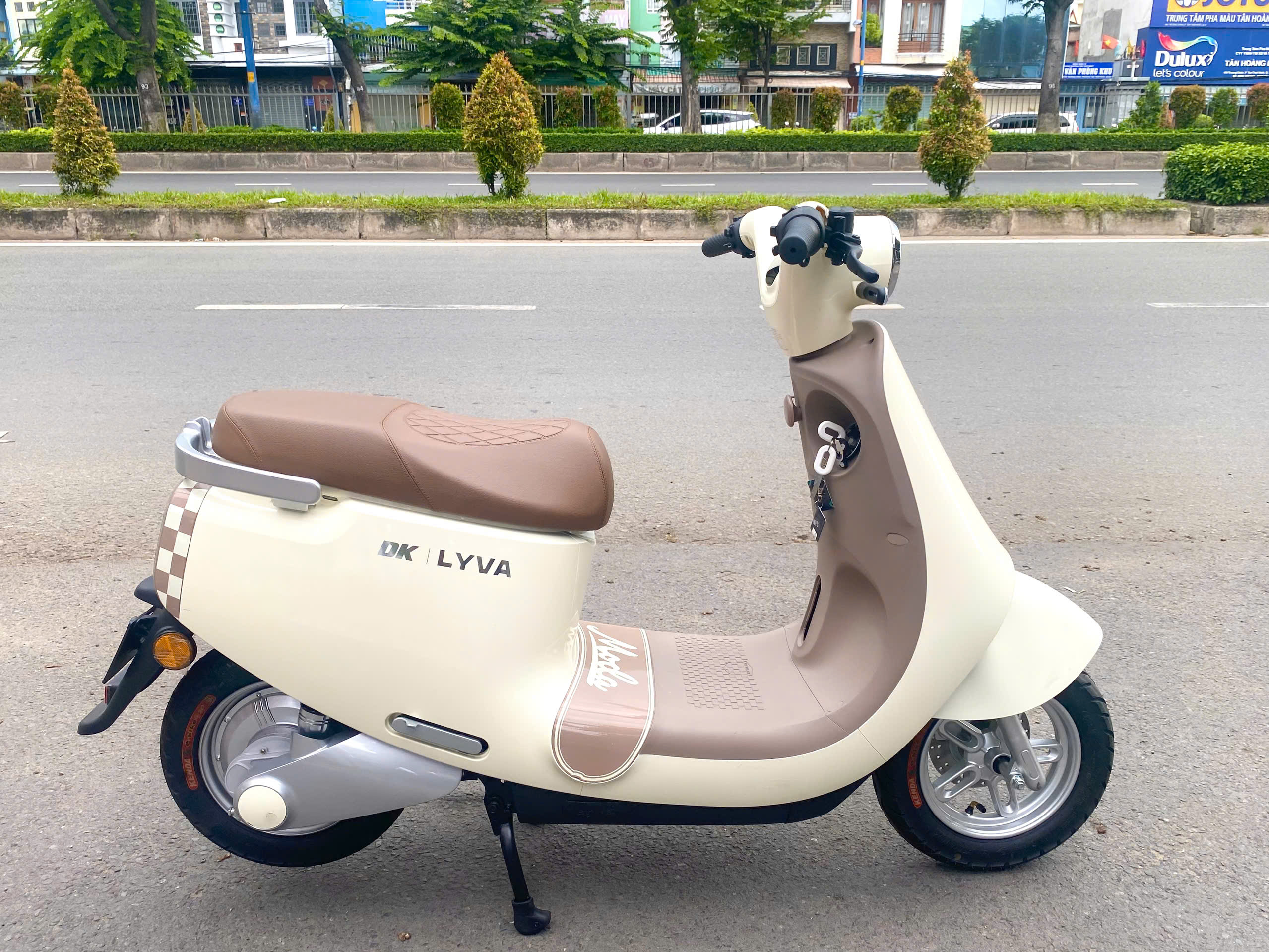 Xe máy điện DK Lyva Moda (Chạy: 90km/ lần sạc) Xe máy điện DK Lyva Moda (Chạy: 90km/ lần sạc)