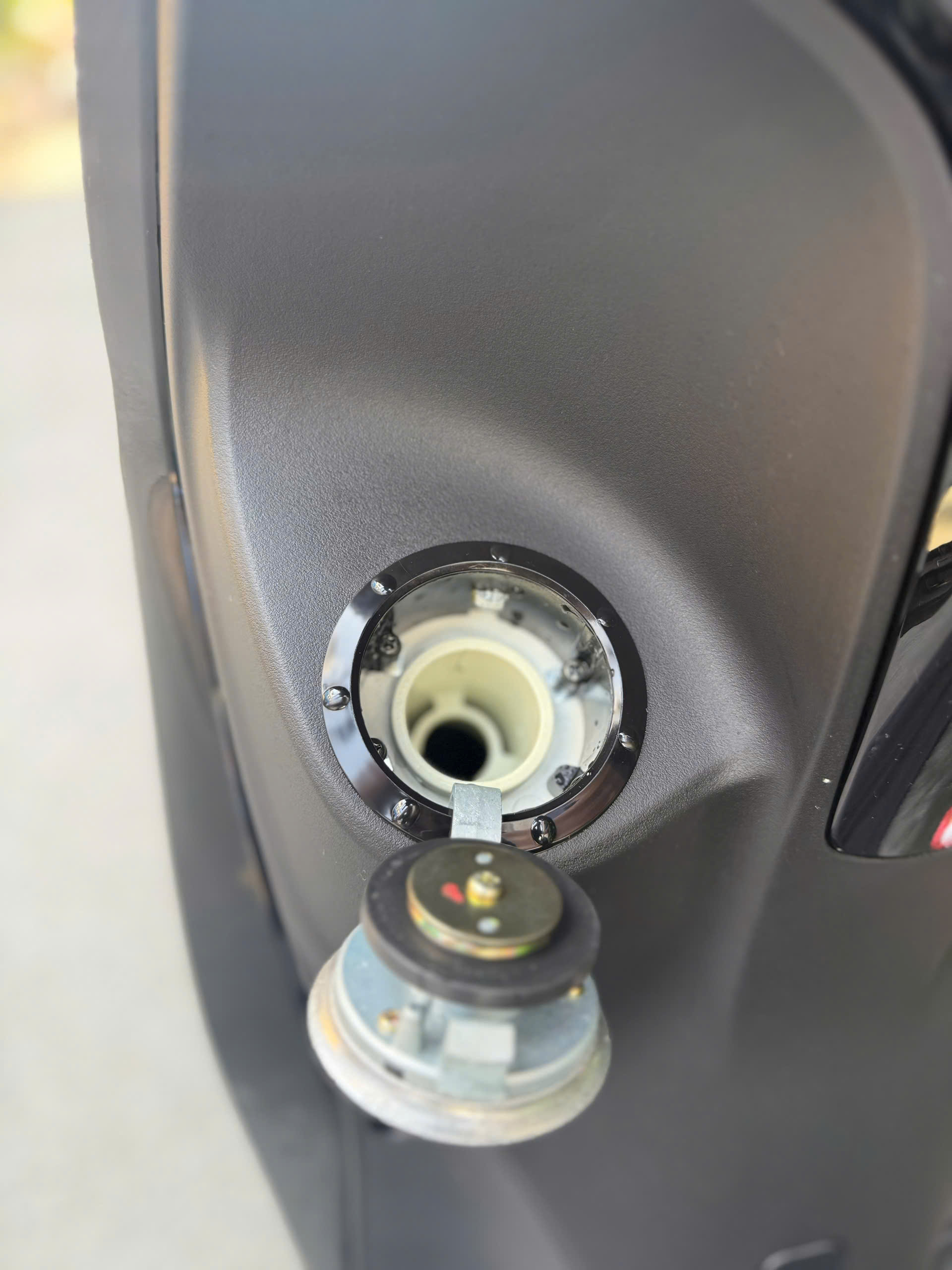 Xe Ga 50cc KYMCO Candy Hermosa X&aacute;m/Đen Nh&aacute;m