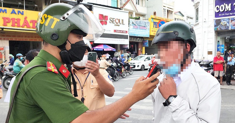 Nhậu say rồi đổi l&aacute;i n&eacute; nồng độ cồn: Hai đối tượng bị đề nghị truy tố