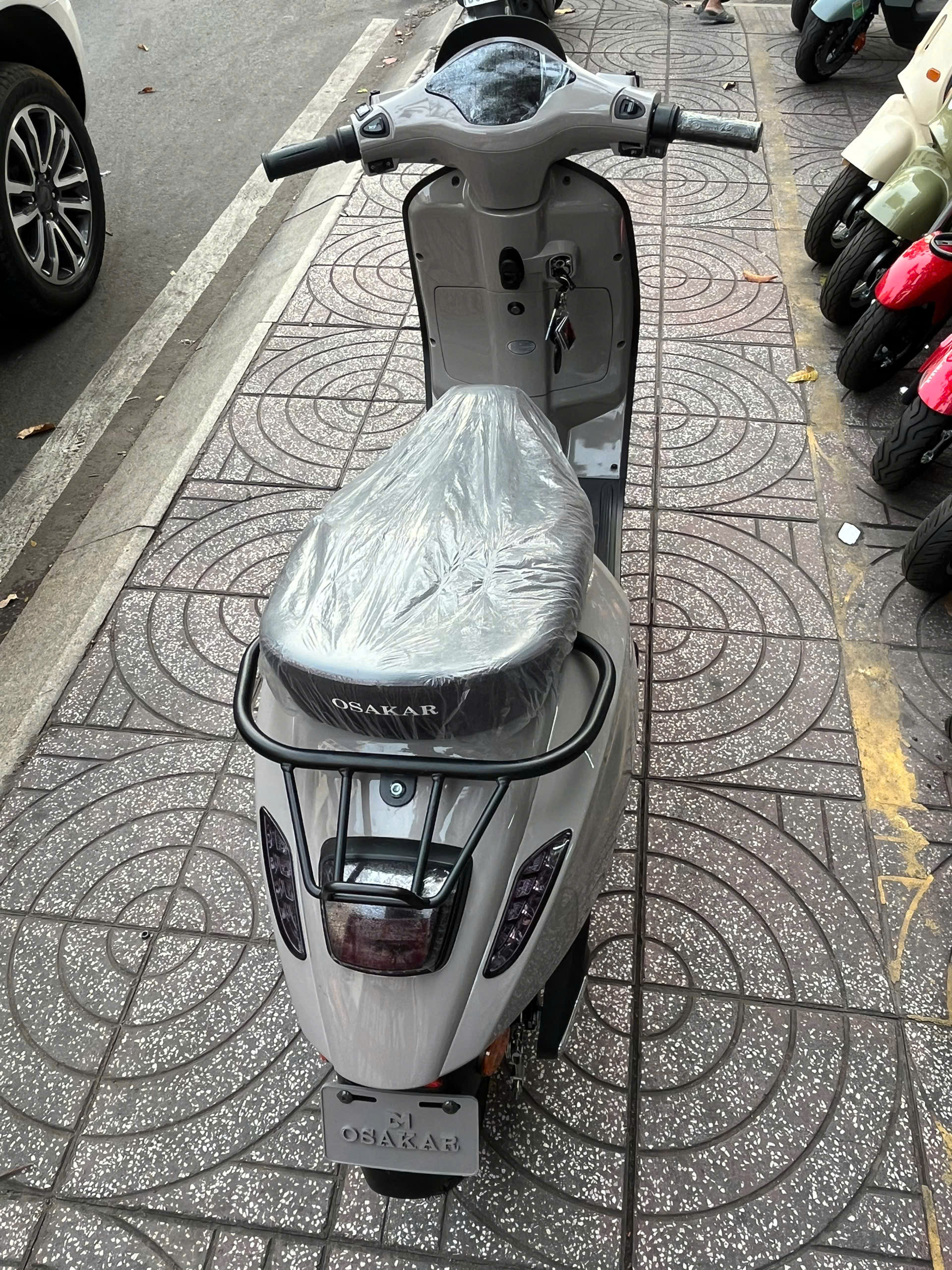 Xe m&aacute;y điện Osakar Nispa Vera New 2025