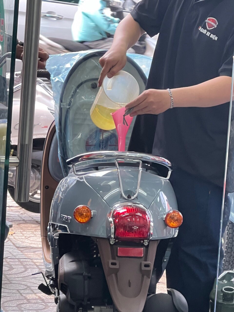 1 lít xăng xe máy 50cc