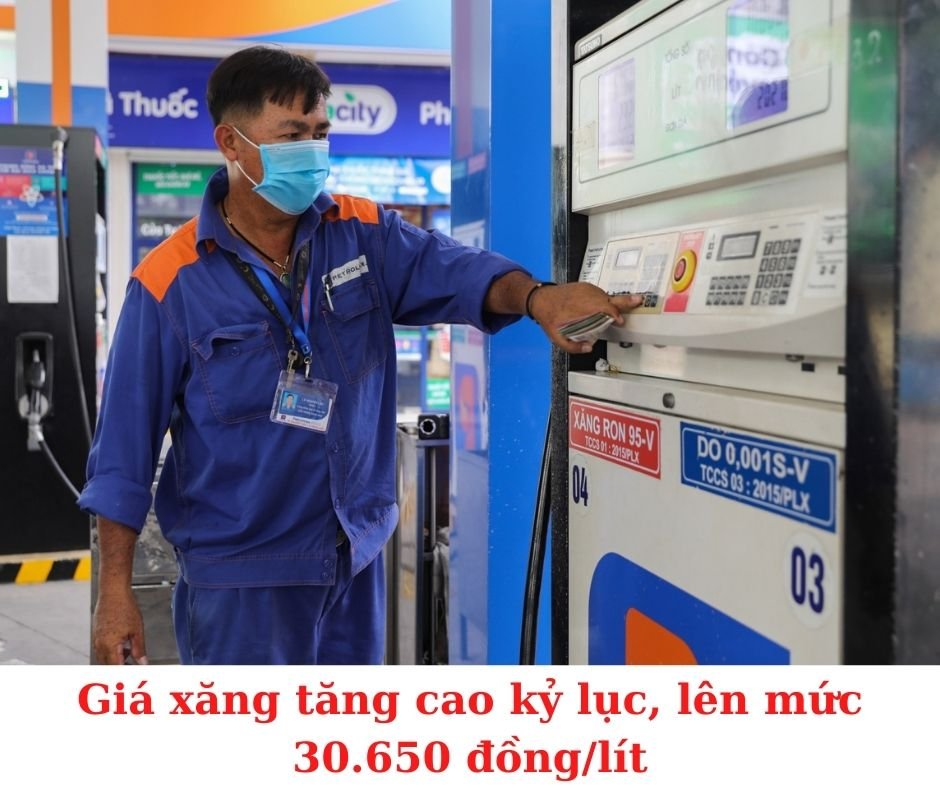Giá xăng tăng mạnh