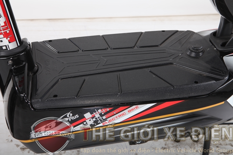 Sàn dể chân xe điện Giant M133s6 san-de-chan-xe-dien-giant-m133s6