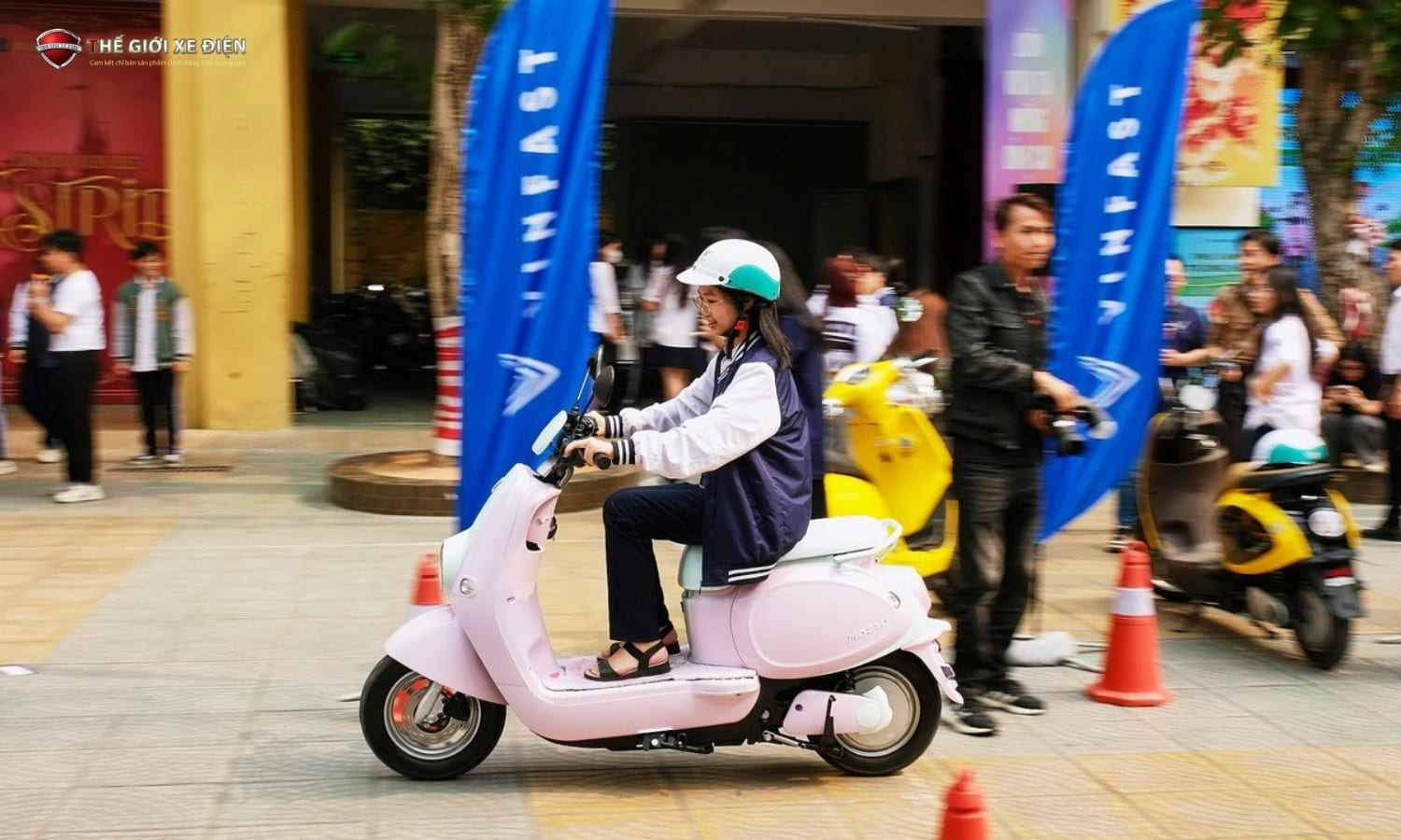 Gen Z có nên đầu tư xe điện để tiết kiệm chi phí và sống xanh