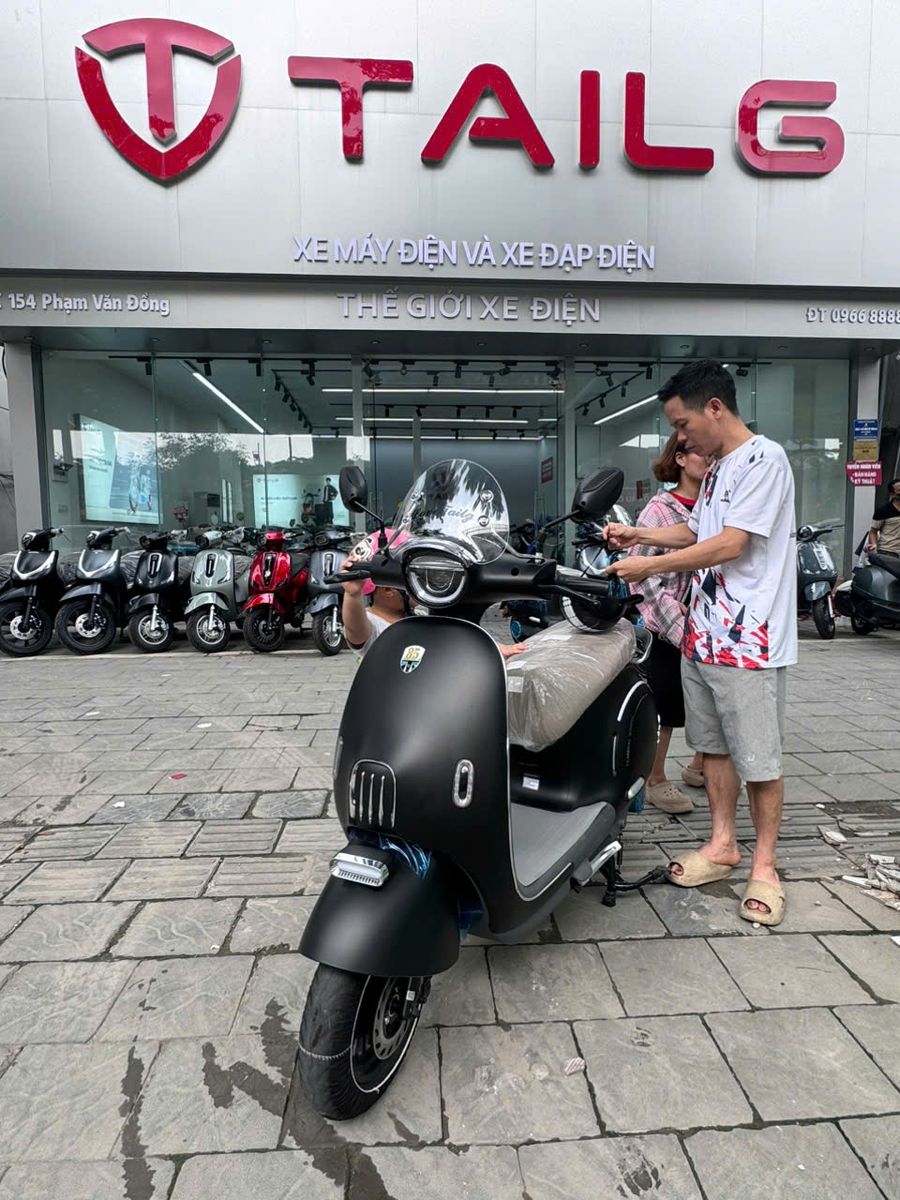 Khách Hàng Chốt Ngay Xe Máy Điện Tailg R60 Màu Đen Tại Thế Giới Xe Điện Khách Hàng Chốt Ngay Xe Máy Điện Tailg R60 Màu Đen Tại Thế Giới Xe Điện