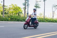 Xe Ga 50cc Elite SYM Đen Mờ/Đỏ Mận