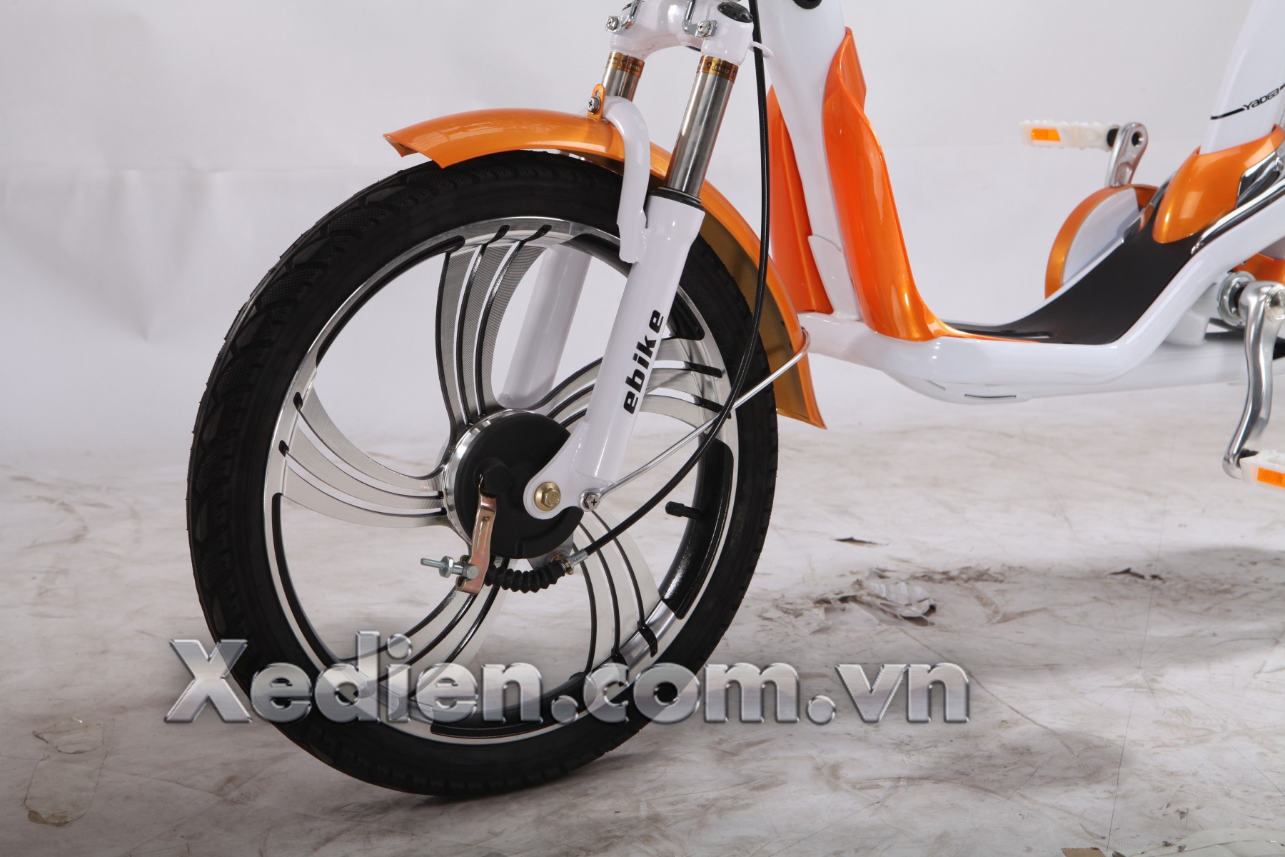 bánh trước xe điện Yadea EB38 bánh trước xe điện Yadea EB38