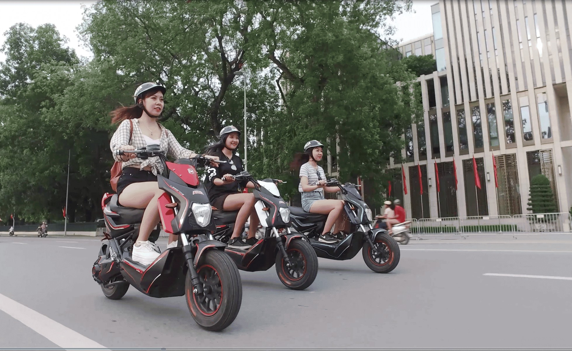 XE ĐIỆN XMAN DKBIKE TRANG BỊ THÔNG MINH SỐ LÙI NHƯ ÔTÔ 