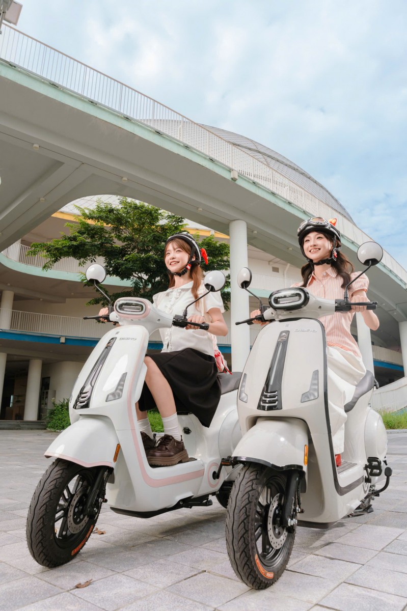 Mùa mưa không còn là nỗi lo: Mua xe điện ở đâu để luôn an tâm?