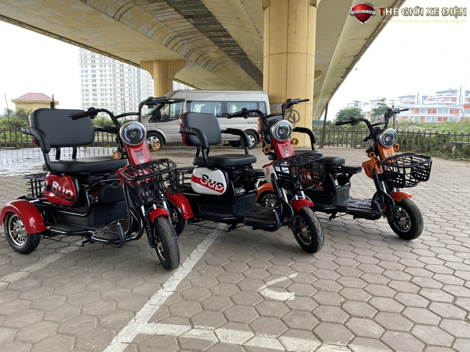 Xe điện 3 bánh Super: Đa năng, bền bỉ mà giá thành lại rẻ bất ngờ!