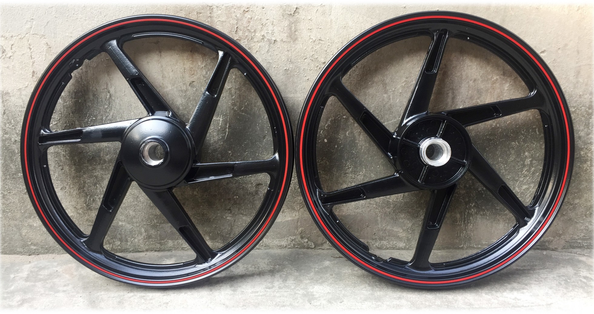 Nên mua xe vành đúc hay vành nan hoa khi mua các loại xe máy 50cc