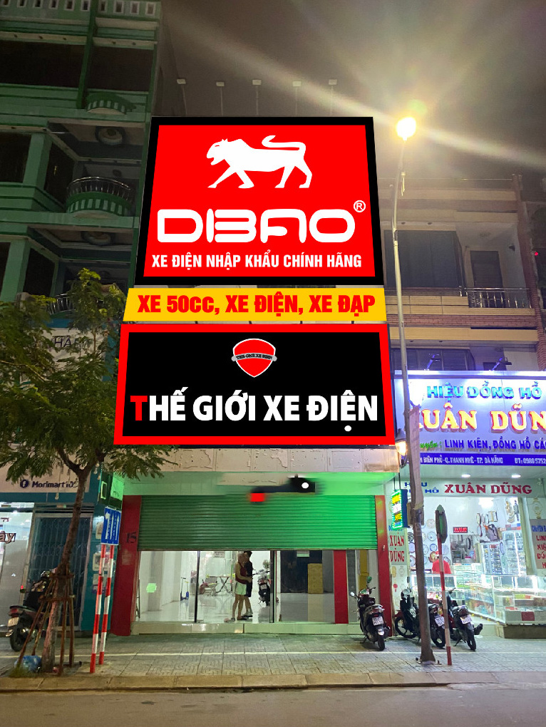 Dân tình đổ xô tới cơ sở mới khai trương của Thế giới xe điện tại Đà Nẵng