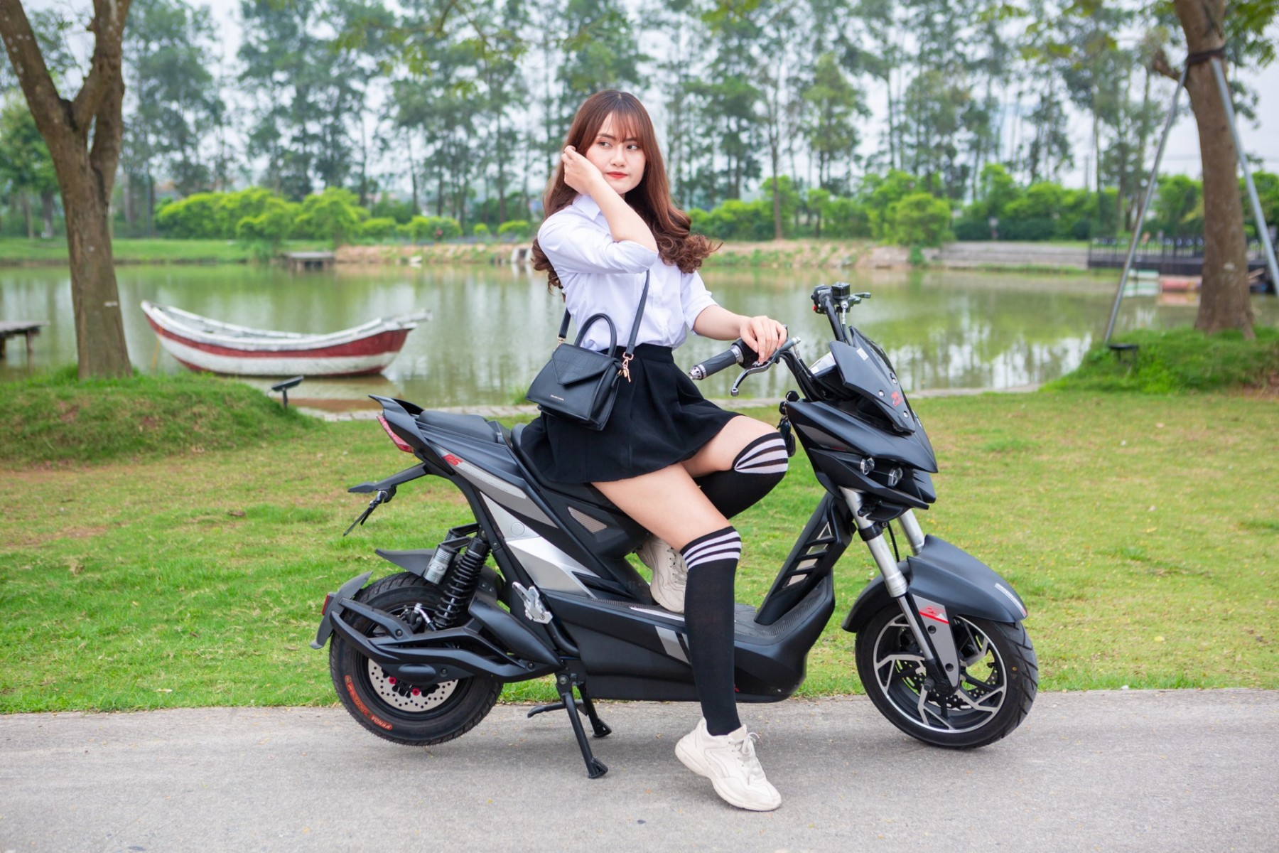 Đâu là chiếc xe máy điện ngầu cool nhất cho bạn nam hiện nay