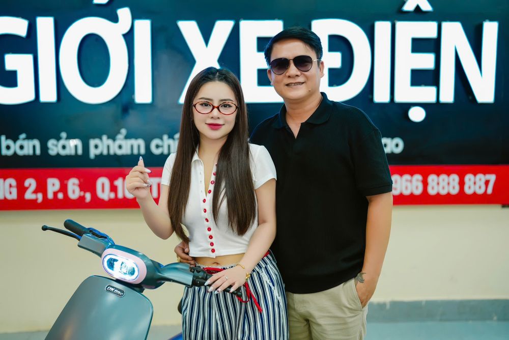 Ca Sĩ Dung Hoàng Phạm đã lựa chọn DK S1 tại Thế Giới Xe Điện