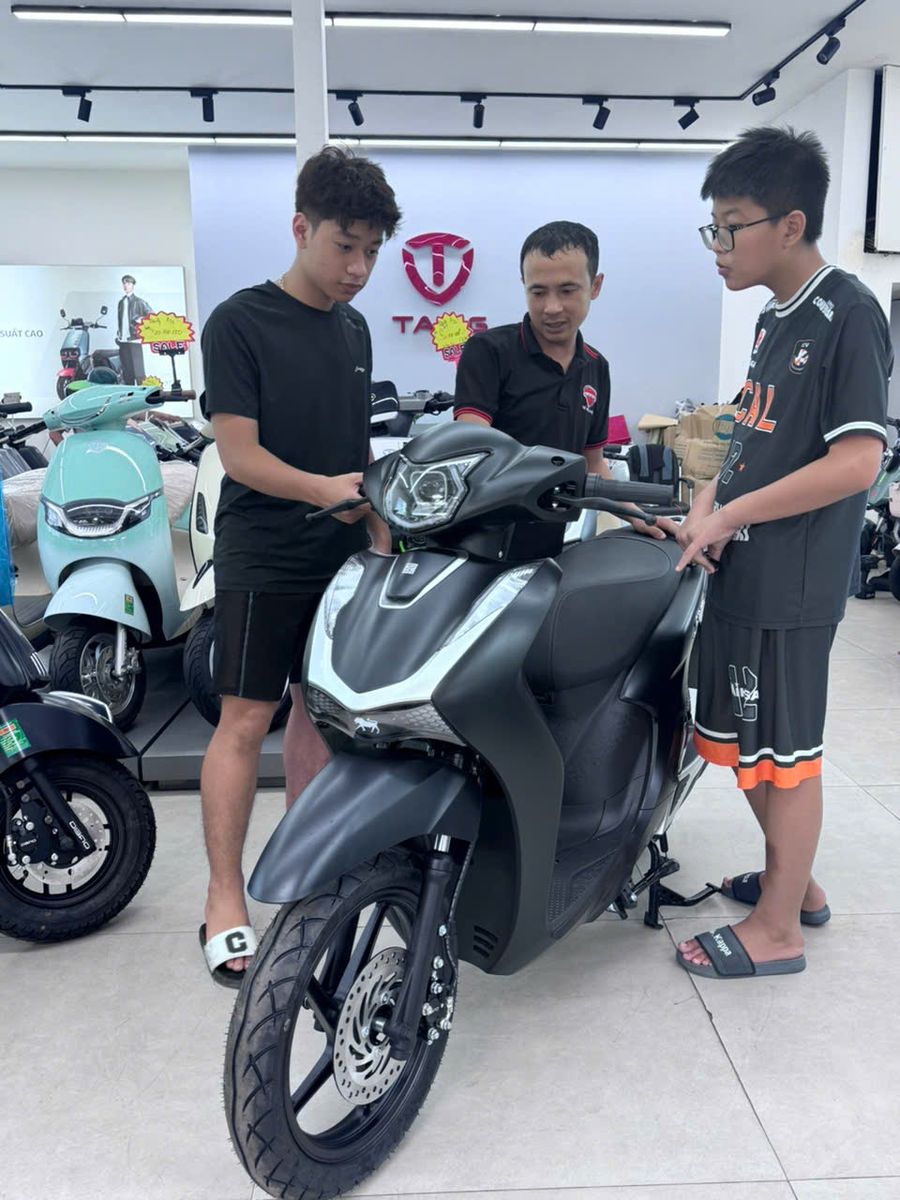 Khách Hàng Chốt Ngay Xe Máy Điện Dibao Shine Xám Nhám