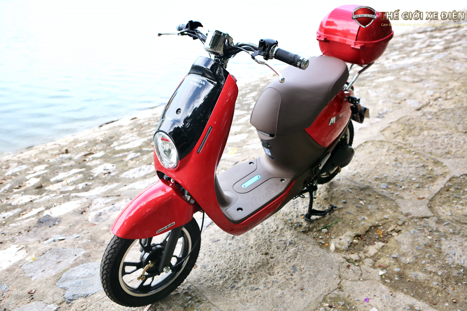 Thời trang và sống xanh cùng xe đạp điện Honda Model M8