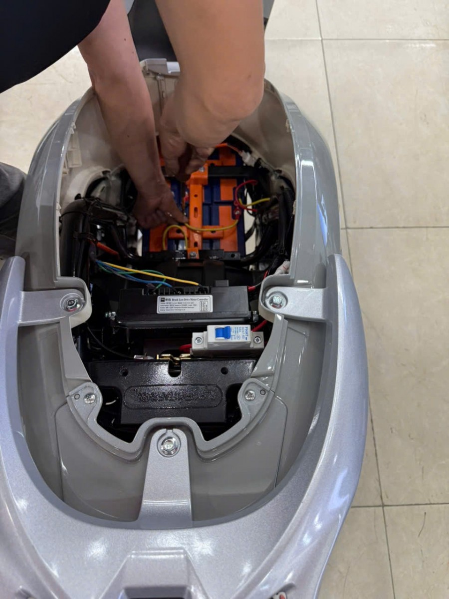 Xe điện chạy ắc quy thay bằng pin lithium có an toàn không?
